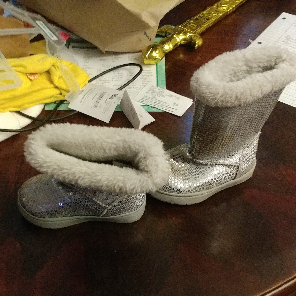 Little girls boots size 5